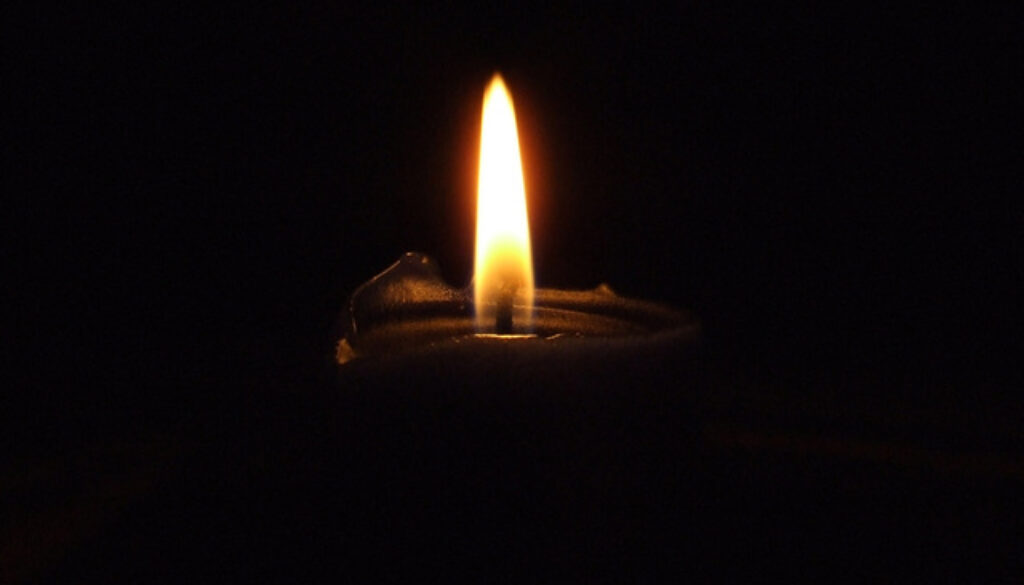 black-candle-1566400-640x480